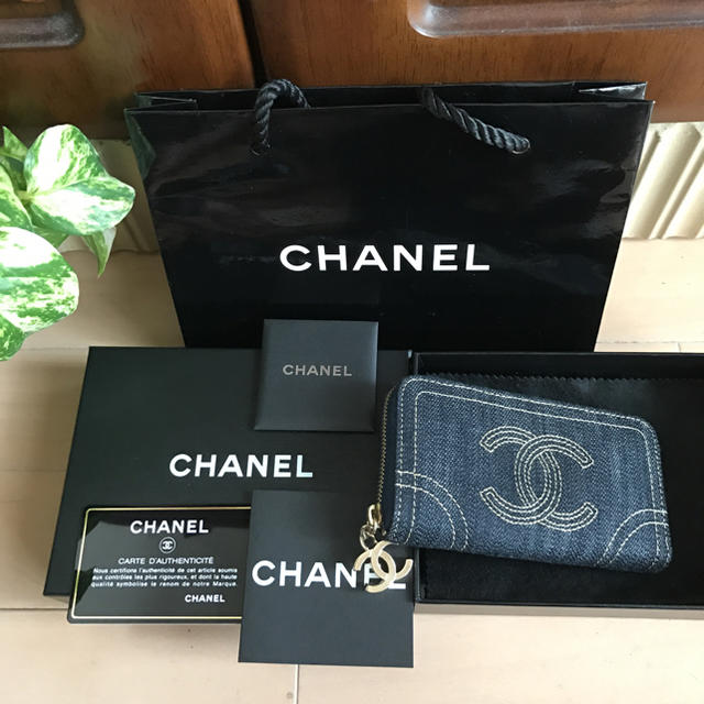 CHANEL - ＣHANEL／デニムジップ財布