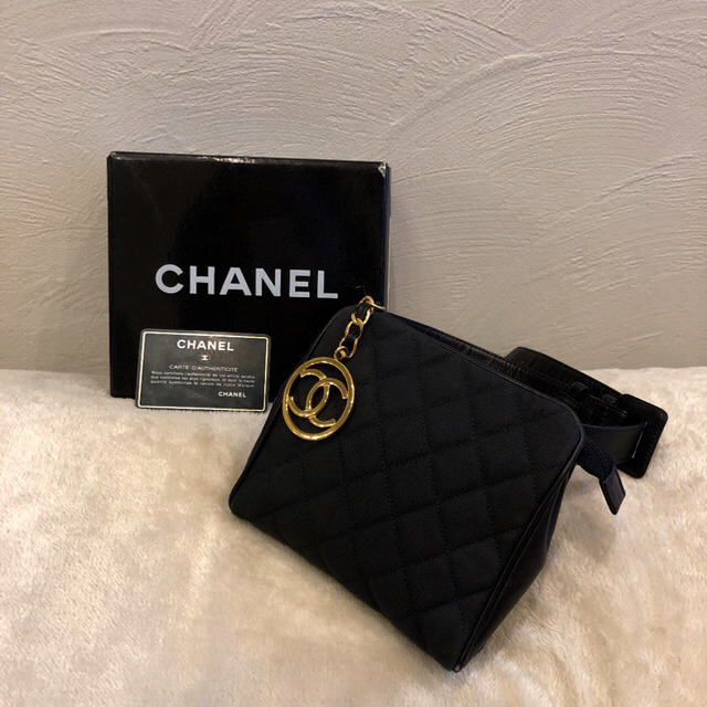 CHANEL - 【美品】ヴィンテージシャネル ウエストポーチ ゴールド金具