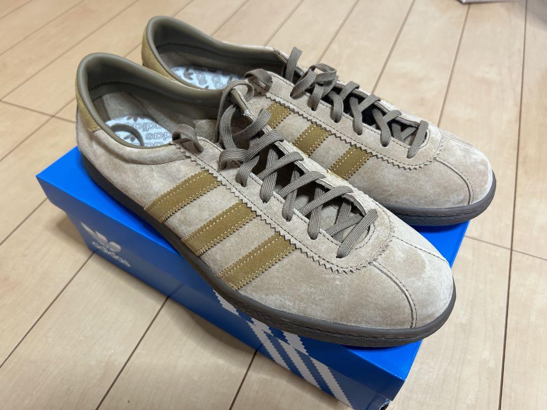 靴 Adidas Tabacoo