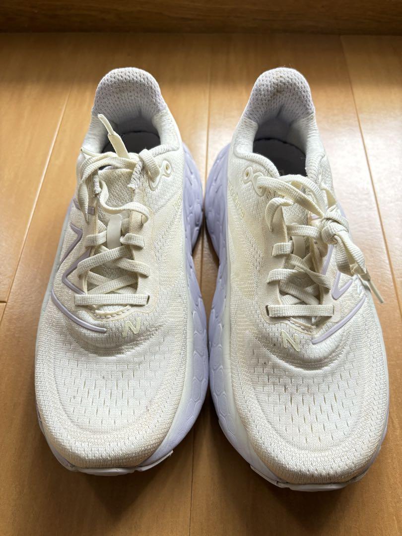 ニューバランス Fresh Foam X More v4